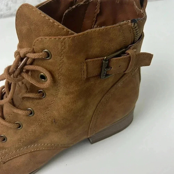 Women Boots size 8 1/2 - Picture 11 of 16